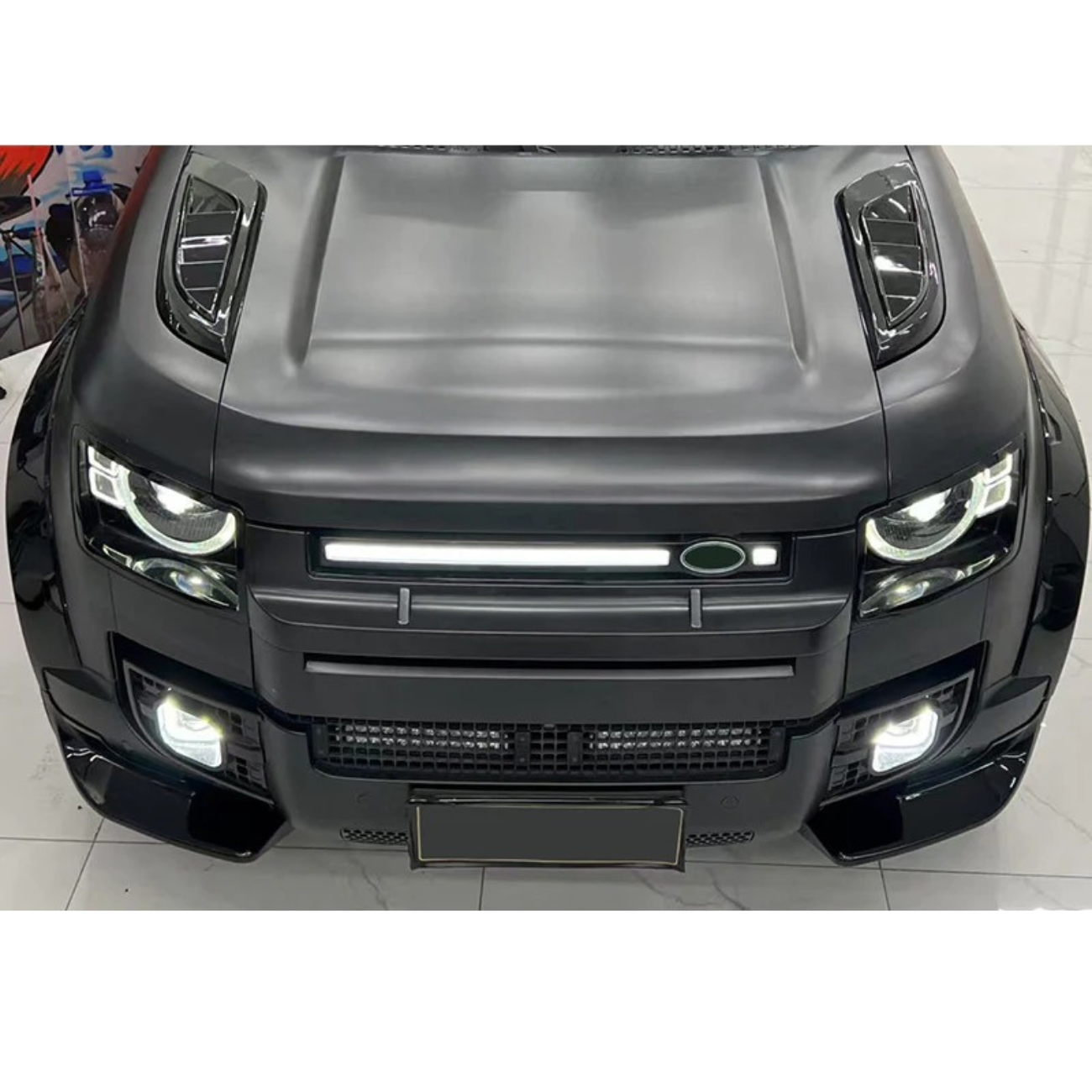 It is suitable for 20-25 Land Rover New Defender URBAN full vehicle kit leaf plate roof light non-destructive upgrade modification