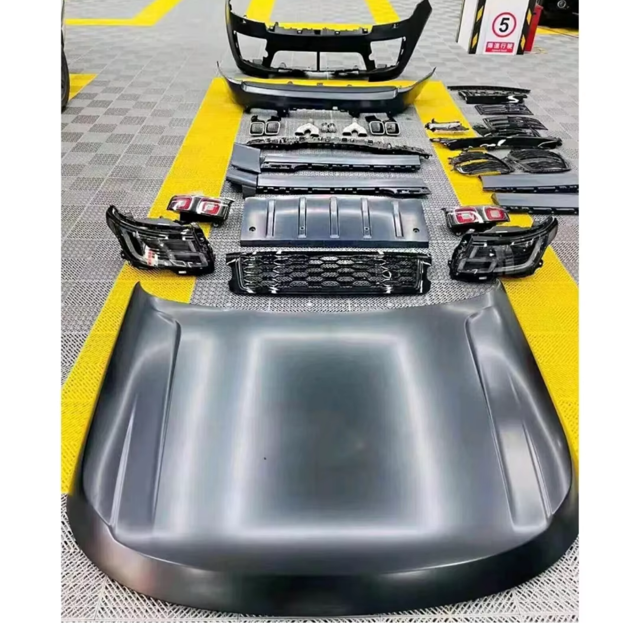 UMPARTS SVA Body Kit Upgrade for Range Rover Vogue L405 (2013–2017 to 2020–2022) – Full Conversion Kit with Bumpers, Grille, Headlights & Hood