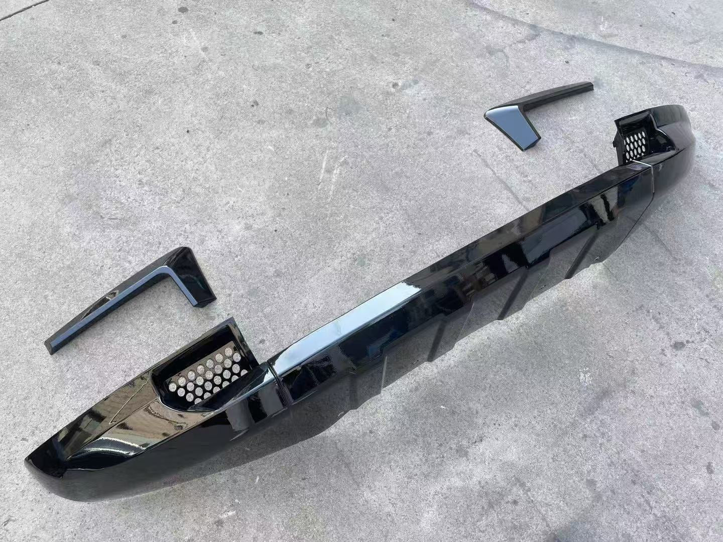 Gloss Black Front Lip Splitter for Land Rover Defender (2020+) – Sport Style Front Bumper Lip | UMPARTS