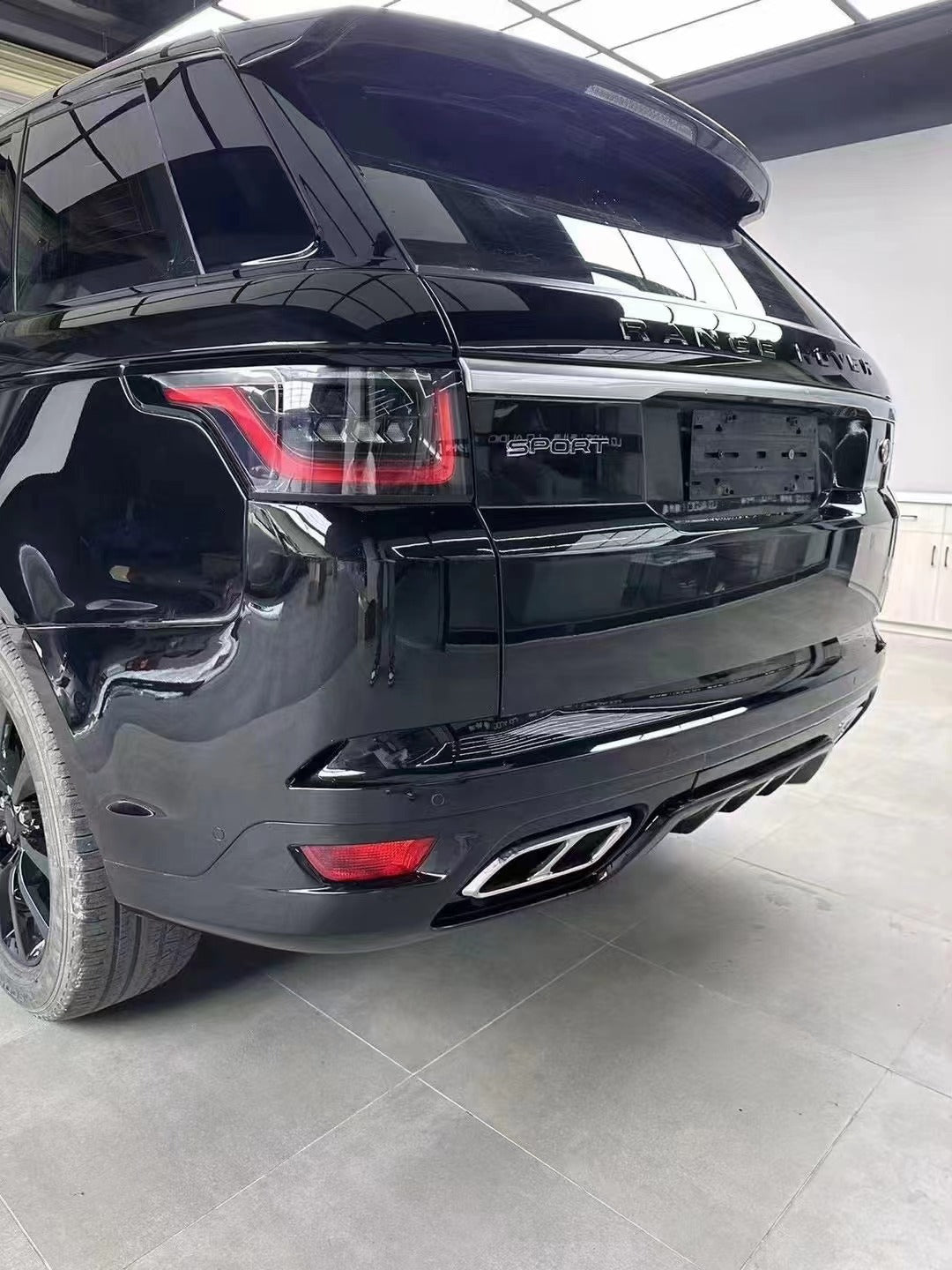 UMPARTS SVR Body Kit Upgrade for Range Rover Sport (2014–2017 to 2022 Facelift) – Full Conversion Kit