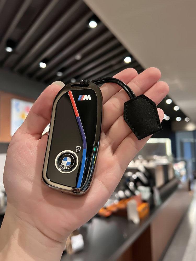 BMW Zinc Alloy Key Fob Case – New-Generation Key, Tricolor Stripe Design with Keychain Options