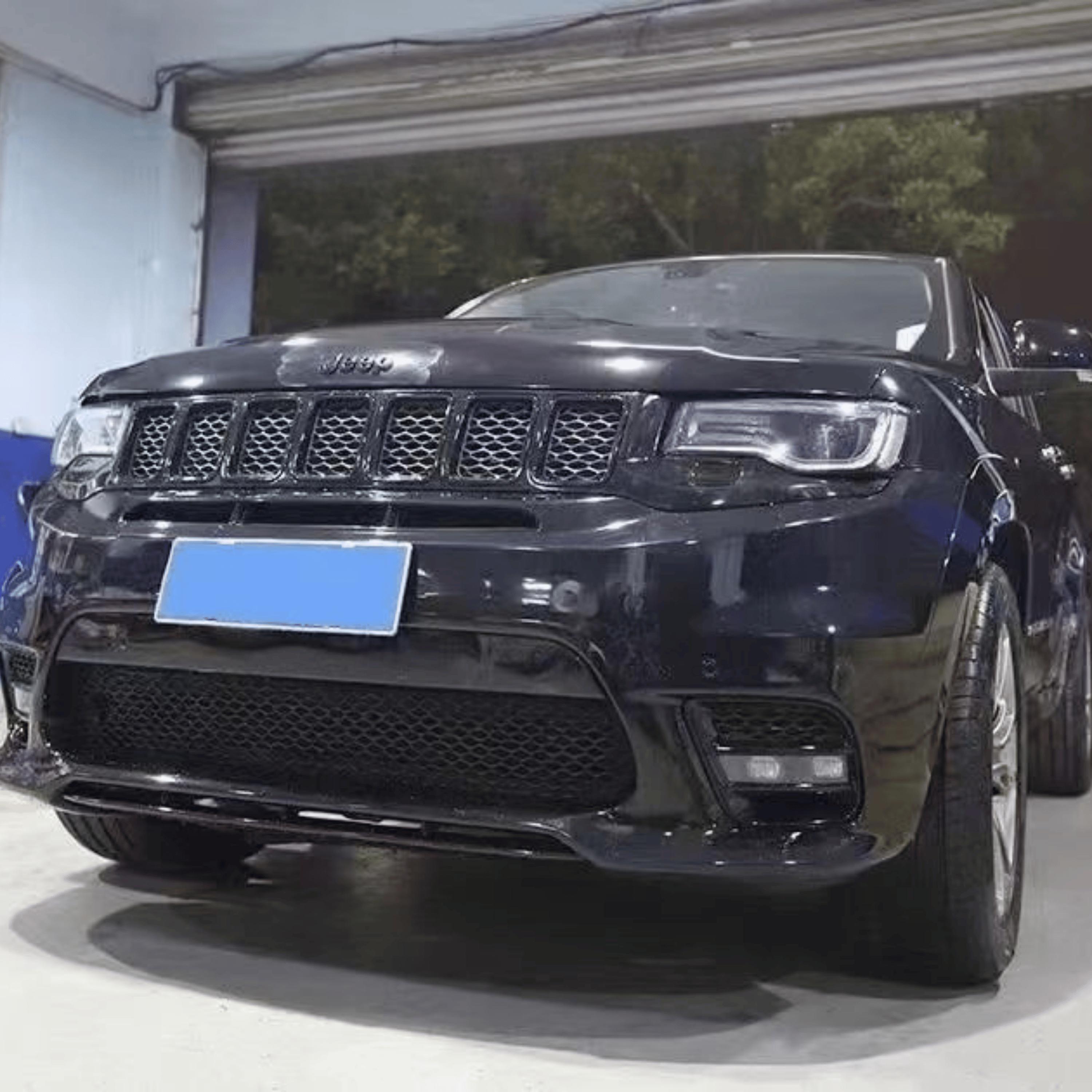 Compatible with Jeep Grand Cherokee WK2 Upgrade to SRT Style Body Kit