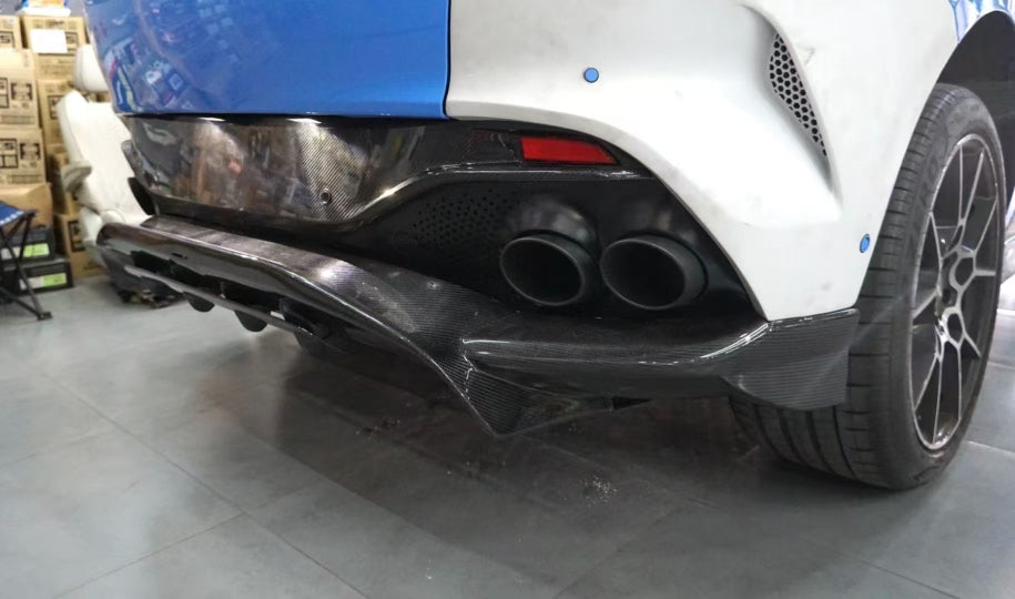 Dry Carbon Fiber Body Kit for Aston Martin DBX (DBX 707 style) – Full Aero Package (Front Bumper, Rear Diffuser, Side Skirts, Spoiler) | UMPARTS